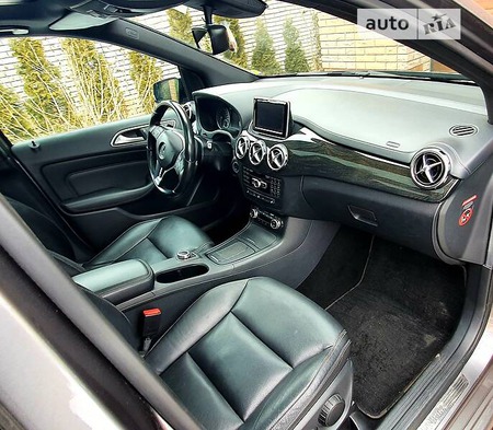 Mercedes-Benz B 220 2014  випуску Вінниця з двигуном 2.2 л дизель хэтчбек автомат за 15500 долл. 