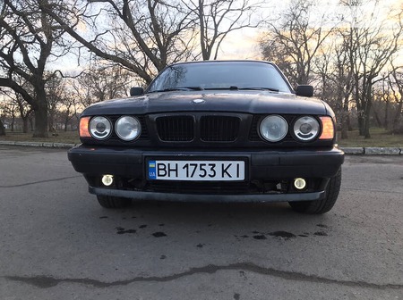 BMW 518 1993  випуску Миколаїв з двигуном 1.6 л бензин седан механіка за 2000 долл. 