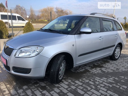 Skoda Fabia 2008  випуску Полтава з двигуном 1.2 л бензин універсал механіка за 5500 долл. 