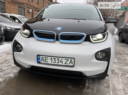 BMW i3 2016  випуску Дніпро з двигуном 0 л електро універсал  за 15700 долл. 