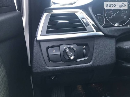 BMW 330 2016  випуску Львів з двигуном 0 л гібрид седан автомат за 23100 долл. 