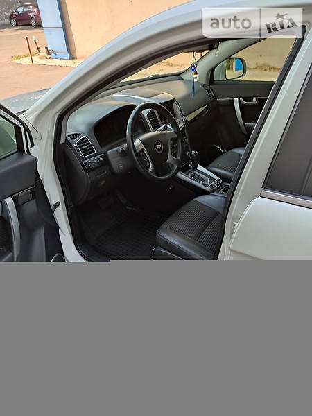 Chevrolet Captiva 2012  випуску Донецьк з двигуном 2.2 л  універсал автомат за 14500 долл. 