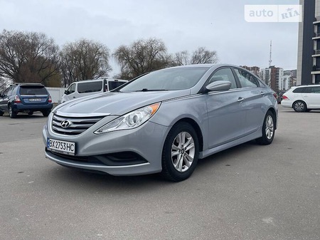 Hyundai Sonata 2013  випуску Хмельницький з двигуном 2.4 л бензин седан автомат за 9100 долл. 