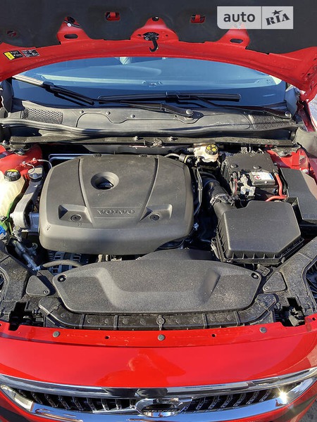 Volvo V40 2019  випуску Чернігів з двигуном 1.5 л бензин хэтчбек автомат за 19700 долл. 
