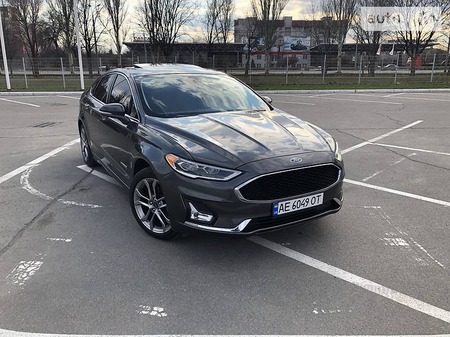 Ford Fusion 2019  випуску Дніпро з двигуном 2 л гібрид седан автомат за 21500 долл. 