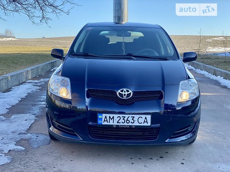 Toyota Auris 2008  випуску Житомир з двигуном 1.6 л  хэтчбек механіка за 7200 долл. 