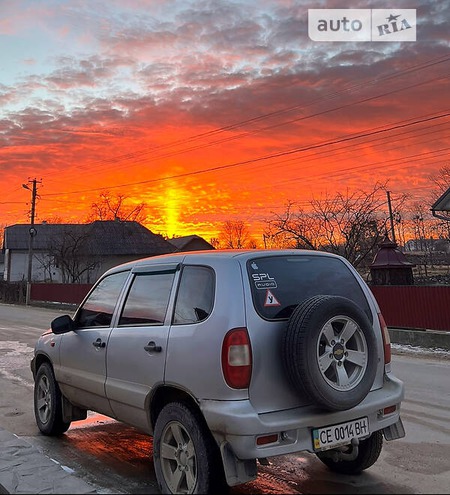 Chevrolet Niva 2008  випуску Чернівці з двигуном 1.7 л бензин позашляховик механіка за 6000 долл. 