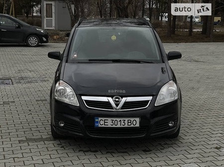 Opel Zafira Tourer 2006  випуску Чернівці з двигуном 1.9 л дизель мінівен механіка за 5999 долл. 