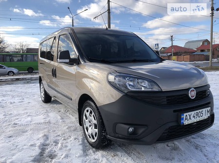 Fiat Doblo 2019  випуску Харків з двигуном 1.4 л бензин пікап механіка за 14800 долл. 