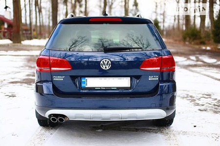 Volkswagen Passat Alltrack 2013  випуску Львів з двигуном 2 л дизель універсал механіка за 16100 долл. 