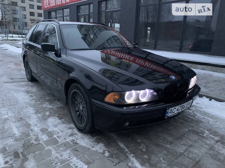 BMW 525 2001  випуску Луцьк з двигуном 2.5 л дизель універсал механіка за 6500 долл. 