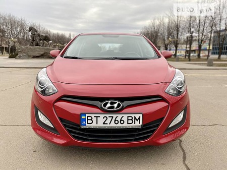 Hyundai i30 2012  випуску Дніпро з двигуном 1.4 л  хэтчбек механіка за 9600 долл. 