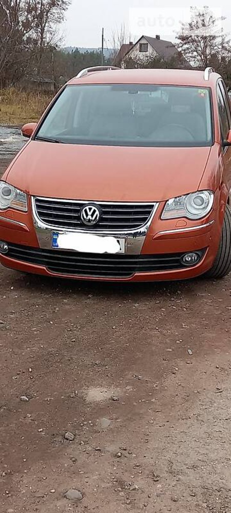 Volkswagen Touran 2008  випуску Тернопіль з двигуном 1.4 л бензин універсал автомат за 8200 долл. 