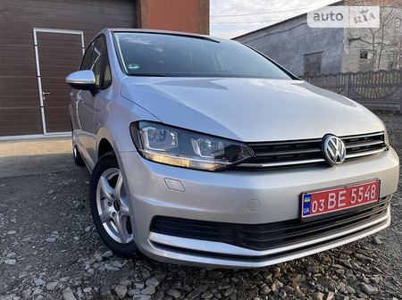 Volkswagen Touran 2016  випуску Тернопіль з двигуном 1.6 л дизель мінівен автомат за 14500 долл. 