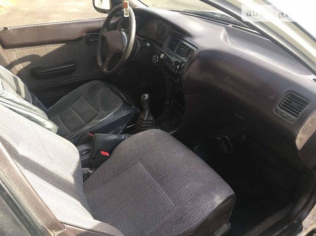 Toyota Corolla 1992  випуску Чернігів з двигуном 1.3 л бензин седан механіка за 1450 долл. 
