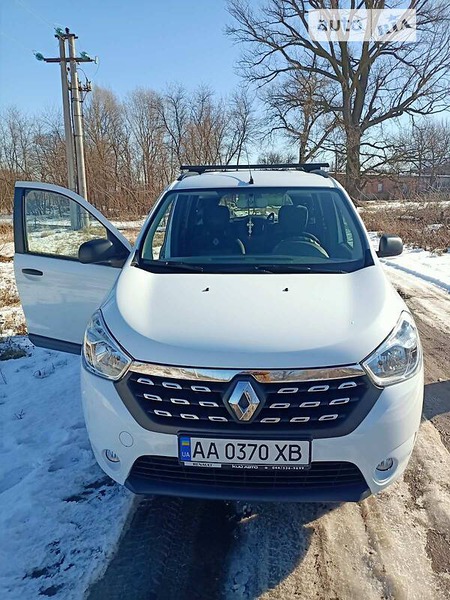 Renault Lodgy 2018  випуску Київ з двигуном 1.5 л дизель універсал механіка за 14500 долл. 
