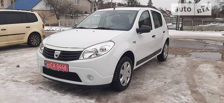 Dacia Sandero 2009  випуску Луцьк з двигуном 1.4 л бензин хэтчбек механіка за 4000 долл. 