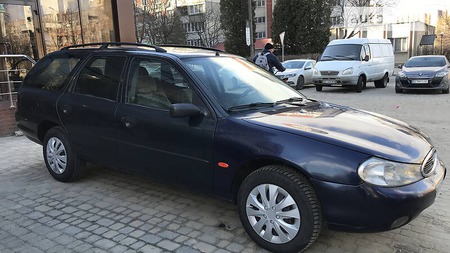 Ford Mondeo 1997  випуску Львів з двигуном 1.8 л  універсал механіка за 2700 долл. 