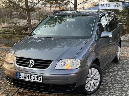 Volkswagen Touran 2003  випуску Львів з двигуном 1.6 л бензин універсал механіка за 5100 долл. 