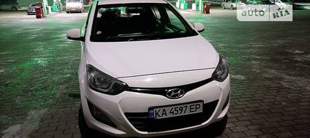 Hyundai i20 2013  випуску Київ з двигуном 1.2 л  хэтчбек механіка за 6700 долл. 