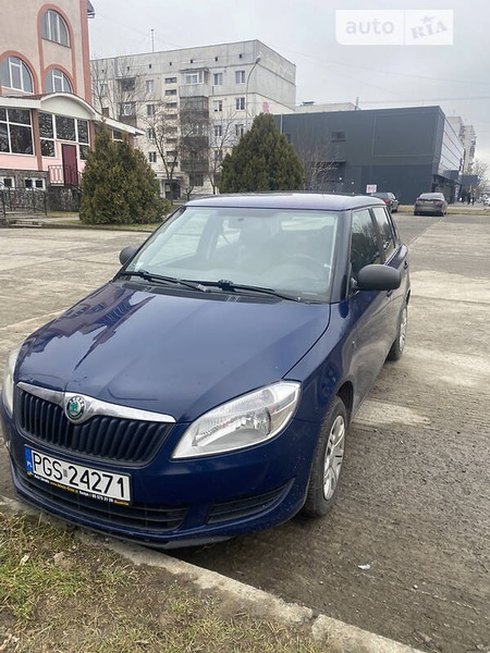 Skoda Fabia 2011  випуску Ужгород з двигуном 1.6 л дизель седан механіка за 5350 долл. 