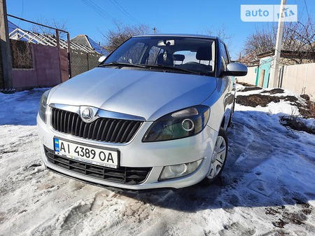 Skoda Fabia 2014  випуску Луганськ з двигуном 1.4 л  хэтчбек механіка за 6950 долл. 