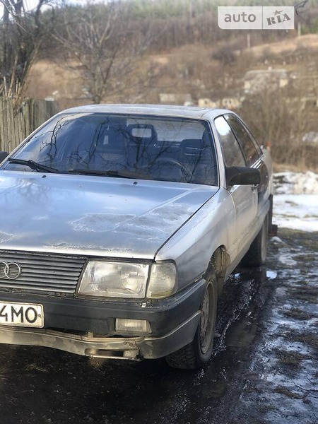 Audi 100 1984  випуску Чернівці з двигуном 2.2 л  седан механіка за 1300 долл. 