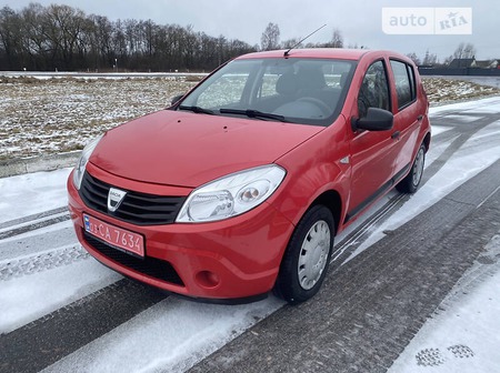 Dacia Sandero 2009  випуску Луцьк з двигуном 1.4 л бензин хэтчбек механіка за 4500 долл. 