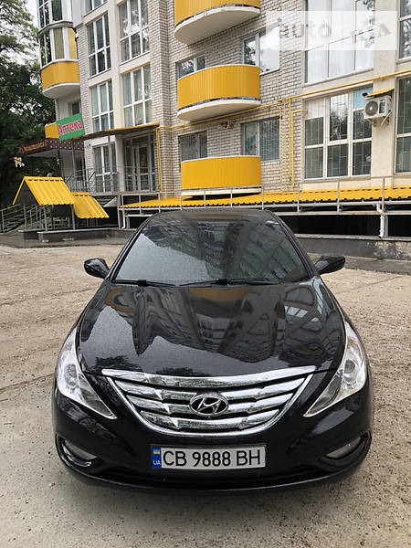 Hyundai Sonata 2012  випуску Чернігів з двигуном 2.4 л бензин седан автомат за 9500 долл. 