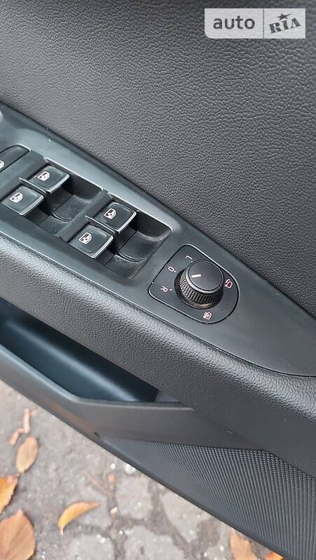 Seat Leon 2016  випуску Одеса з двигуном 2 л дизель універсал автомат за 15700 долл. 