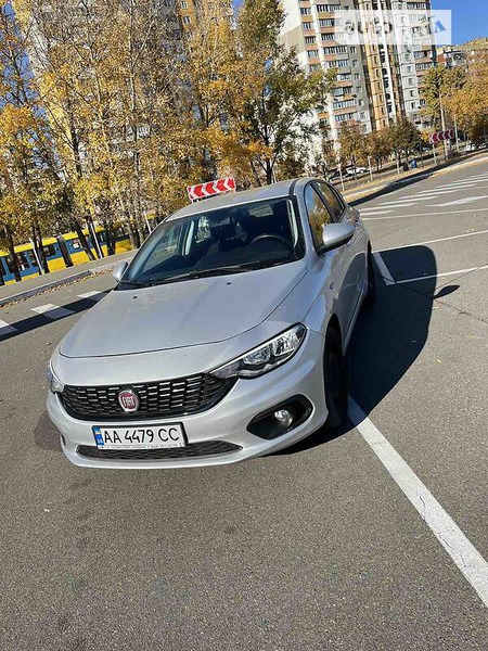 Fiat Tipo 2017  випуску Київ з двигуном 1.4 л бензин хэтчбек механіка за 10100 долл. 