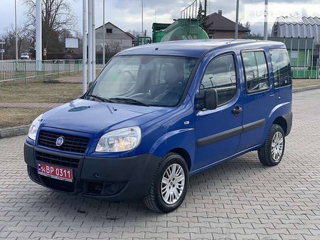 Fiat Doblo 2009  випуску Івано-Франківськ з двигуном 1.4 л бензин мінівен механіка за 4799 долл. 