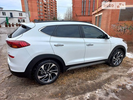 Hyundai Tucson 2019  випуску Одеса з двигуном 2 л бензин позашляховик автомат за 29999 долл. 