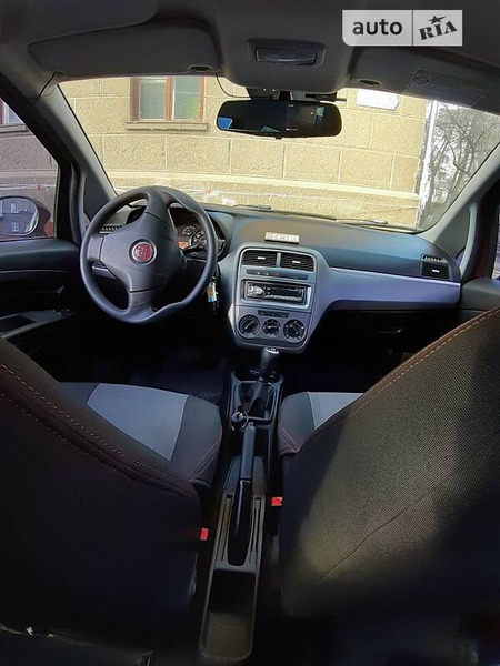 Fiat Grande Punto 2013  випуску Миколаїв з двигуном 0 л бензин хэтчбек автомат за 7000 долл. 