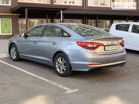 Hyundai Sonata 2015  випуску Чернігів з двигуном 2.4 л бензин седан автомат за 11000 долл. 