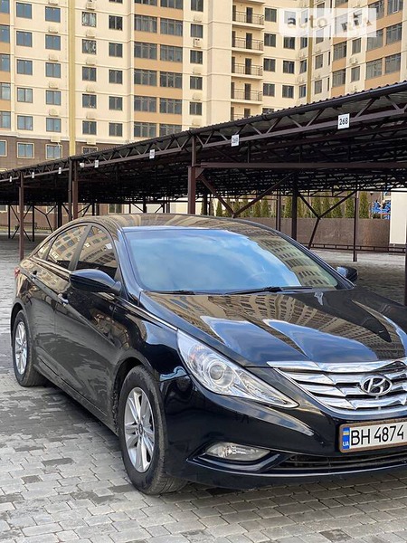 Hyundai Sonata 2010  випуску Одеса з двигуном 2.4 л бензин седан автомат за 9500 долл. 