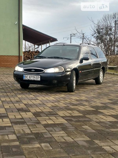 Ford Mondeo 1996  випуску Львів з двигуном 1.8 л  універсал  за 2700 долл. 