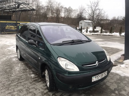 Citroen Xsara Picasso 2000  випуску Львів з двигуном 1.8 л бензин універсал механіка за 4200 долл. 