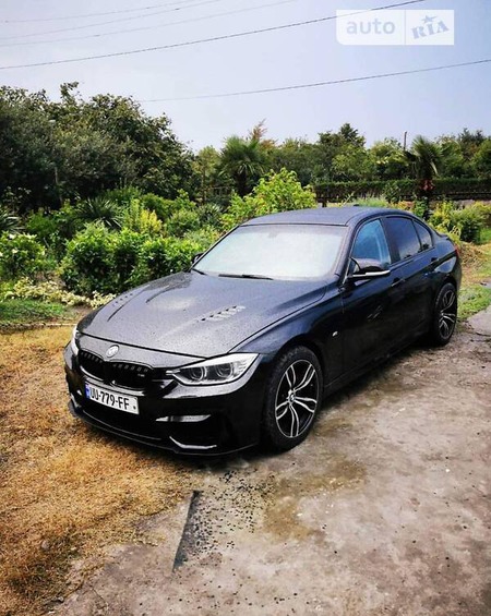 BMW 320 2012  випуску Харків з двигуном 0 л бензин седан автомат за 8000 долл. 