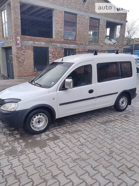 Opel Combo Life 2005  випуску Івано-Франківськ з двигуном 0 л дизель мінівен механіка за 4300 долл. 