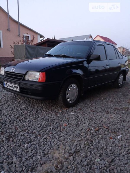 Opel Kadett 1988  випуску Львів з двигуном 1.6 л дизель седан механіка за 2700 долл. 