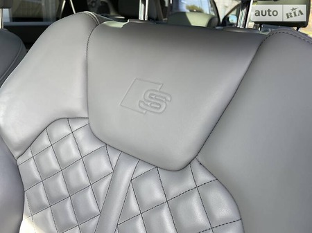 Audi SQ5 2018  випуску Тернопіль з двигуном 3 л бензин позашляховик автомат за 49900 долл. 