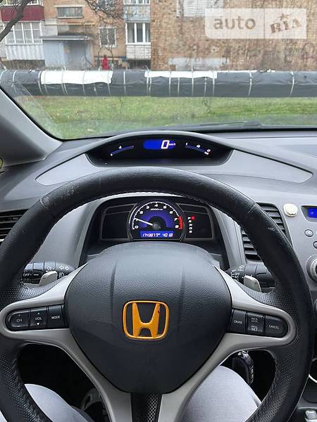 Honda Civic 2007  випуску Кропивницький з двигуном 1.8 л бензин седан автомат за 5600 долл. 