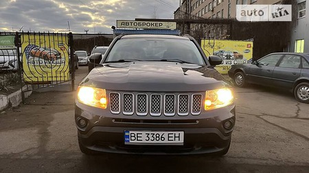 Jeep Compass 2015  випуску Миколаїв з двигуном 2 л бензин позашляховик автомат за 11950 долл. 