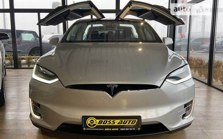 Tesla X 2016  випуску Ужгород з двигуном 0 л електро позашляховик автомат за 63000 долл. 
