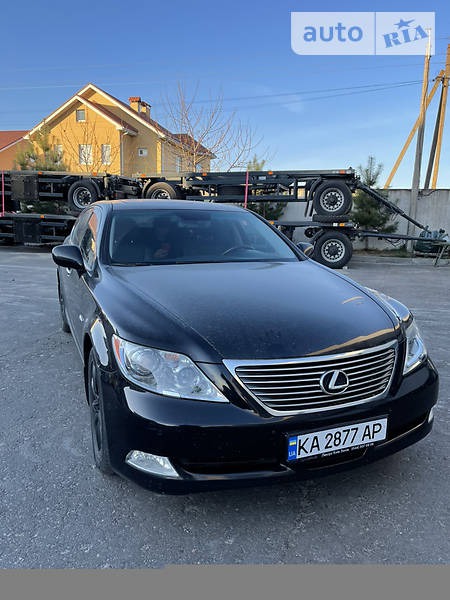 Lexus LS 460 2009  випуску Київ з двигуном 4.6 л бензин седан автомат за 18999 долл. 