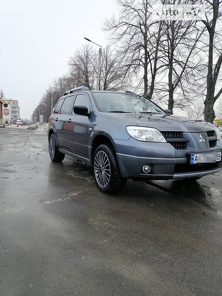 Mitsubishi Outlander 2007  випуску Харків з двигуном 2 л  позашляховик механіка за 8300 долл. 