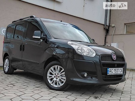 Fiat Doblo 2012  випуску Миколаїв з двигуном 1.4 л  мінівен механіка за 7900 долл. 