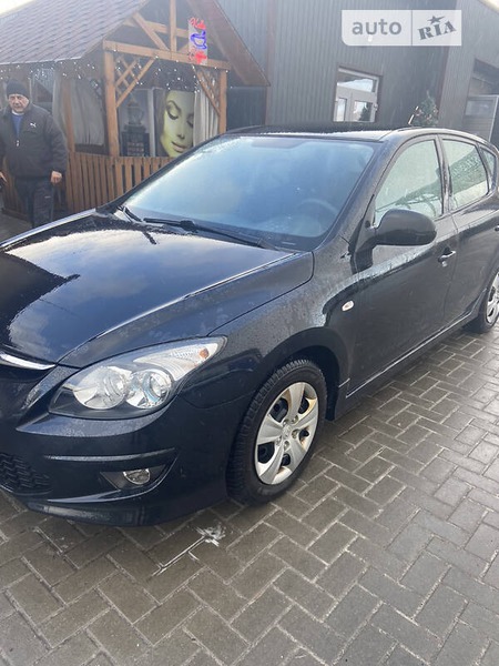 Hyundai i30 2010  випуску Луцьк з двигуном 1.4 л бензин хэтчбек механіка за 6300 долл. 