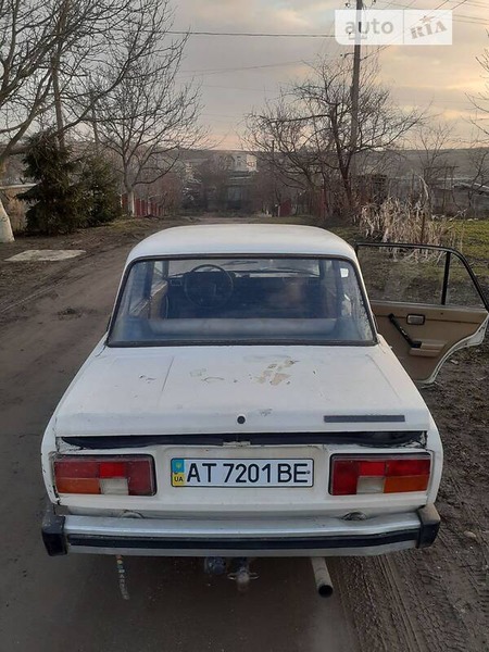 Lada 2105 1988  випуску Івано-Франківськ з двигуном 1.5 л бензин седан механіка за 600 долл. 
